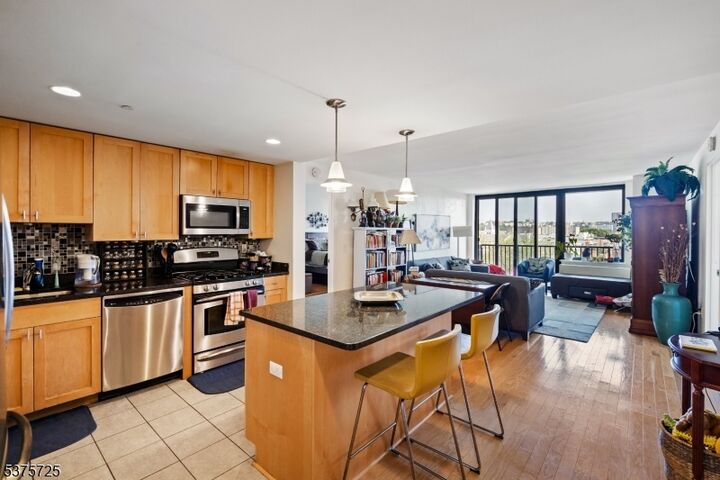700 Grove St 8T  Jersey City NJ 07310 photo
