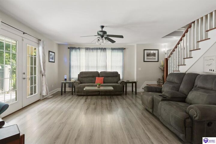 Property Photo: 219 Villa Ray Drive KY 40160