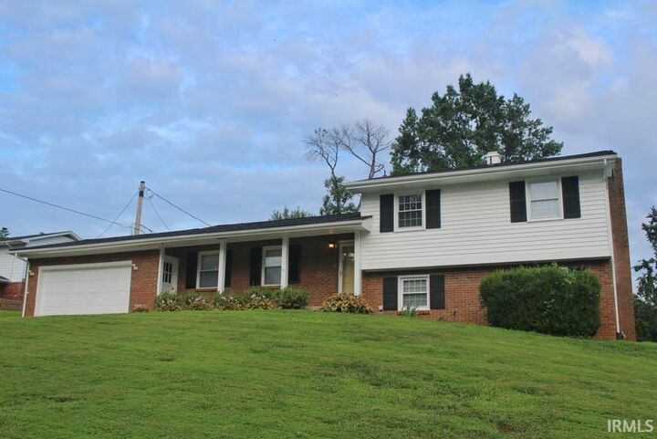 Property Photo:  8413 Berry Drive  IN 47710 