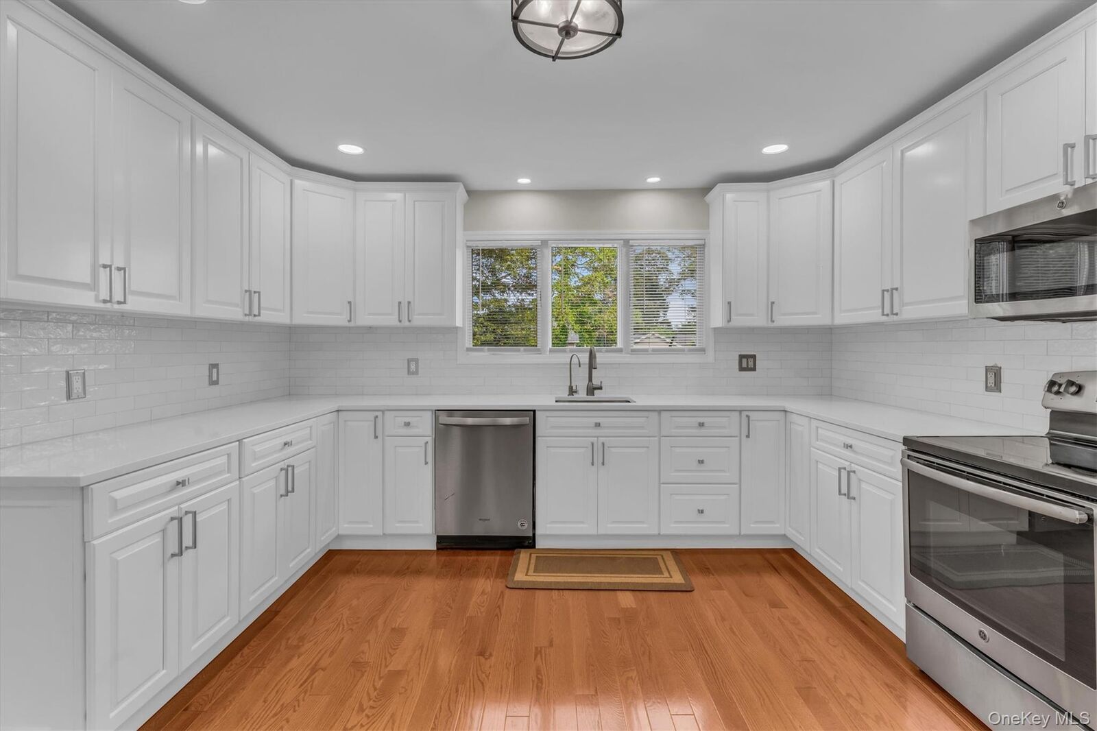 Property Photo:  2810 Chestnut Avenue  NY 11779 