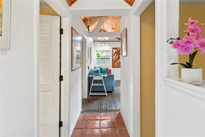 Property Photo: 1108 Colleton Drive FL 34234