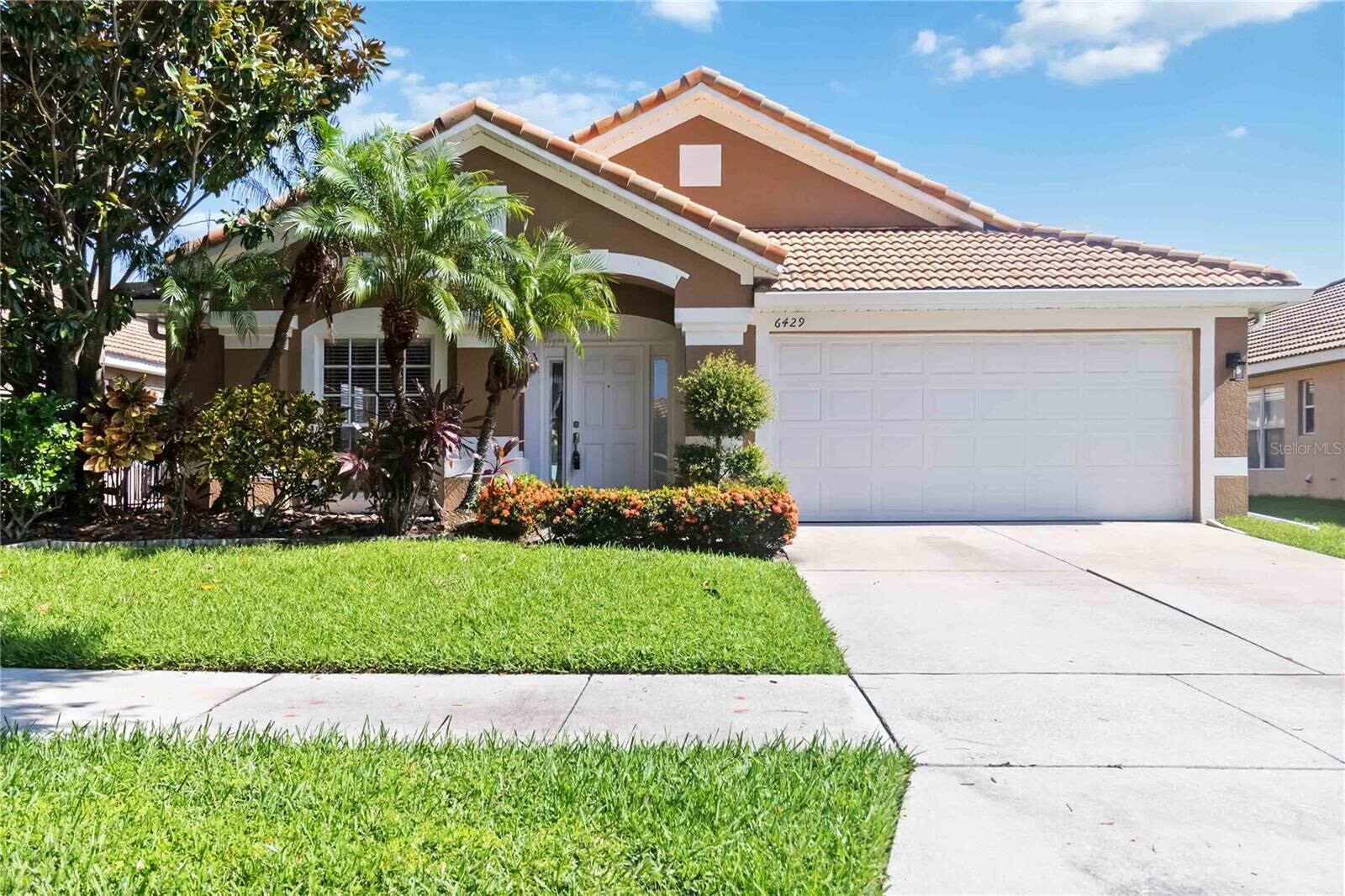 Property Photo:  6429 Winder Oaks Boulevard  FL 32819 