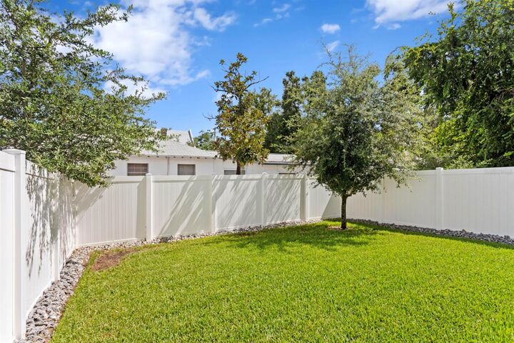 Property Photo: 117 W Gladys Street 1 FL 33602