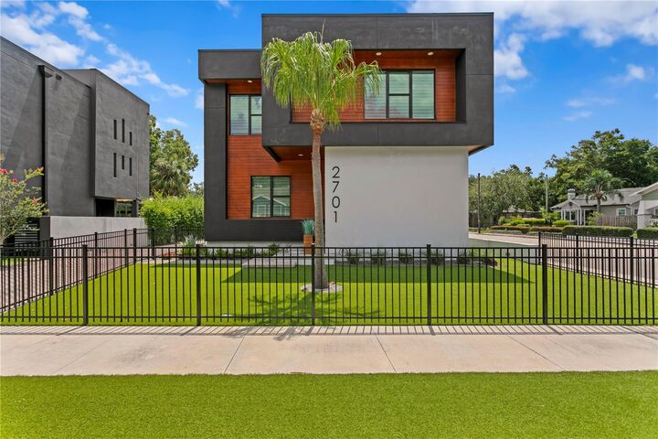 Property Photo: 2701 N Poplar Avenue FL 33602
