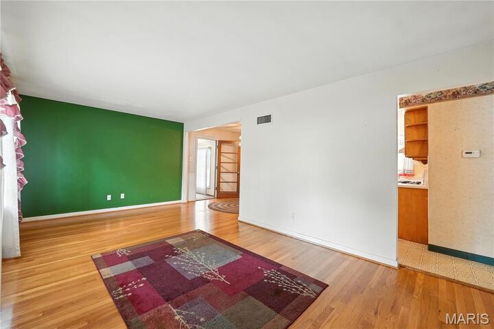Property Photo: 2528 Shannonaire Drive MO 63136