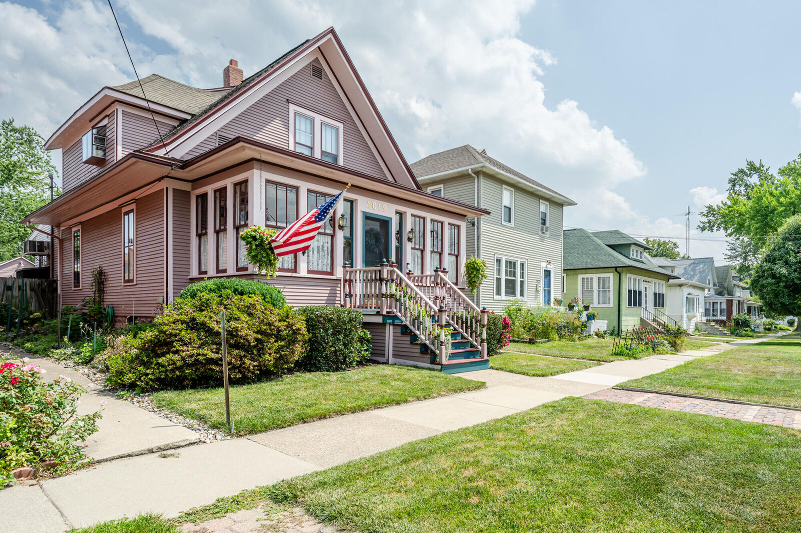Property Photo: 1019 Pearl Street MI 49085