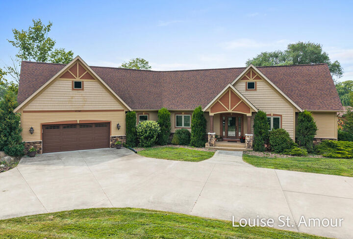 17797 168th Avenue  Spring Lake MI 49456 photo