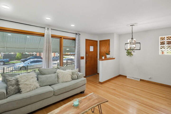 Property Photo:  2255 N Mango Avenue  IL 60639 