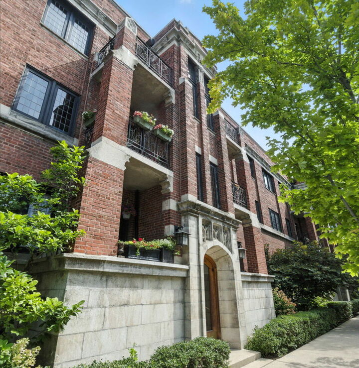 Property Photo:  1368 E 57th Street 3  IL 60637 