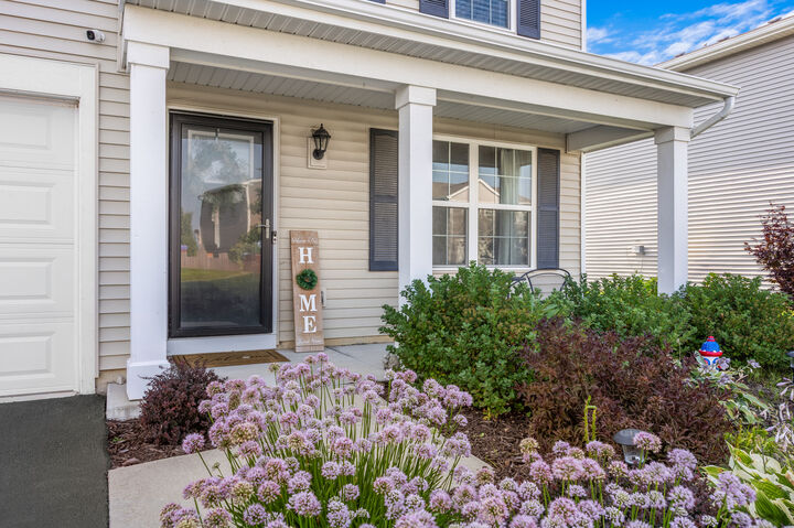 Property Photo:  1625 Bayberry Lane  IL 60140 