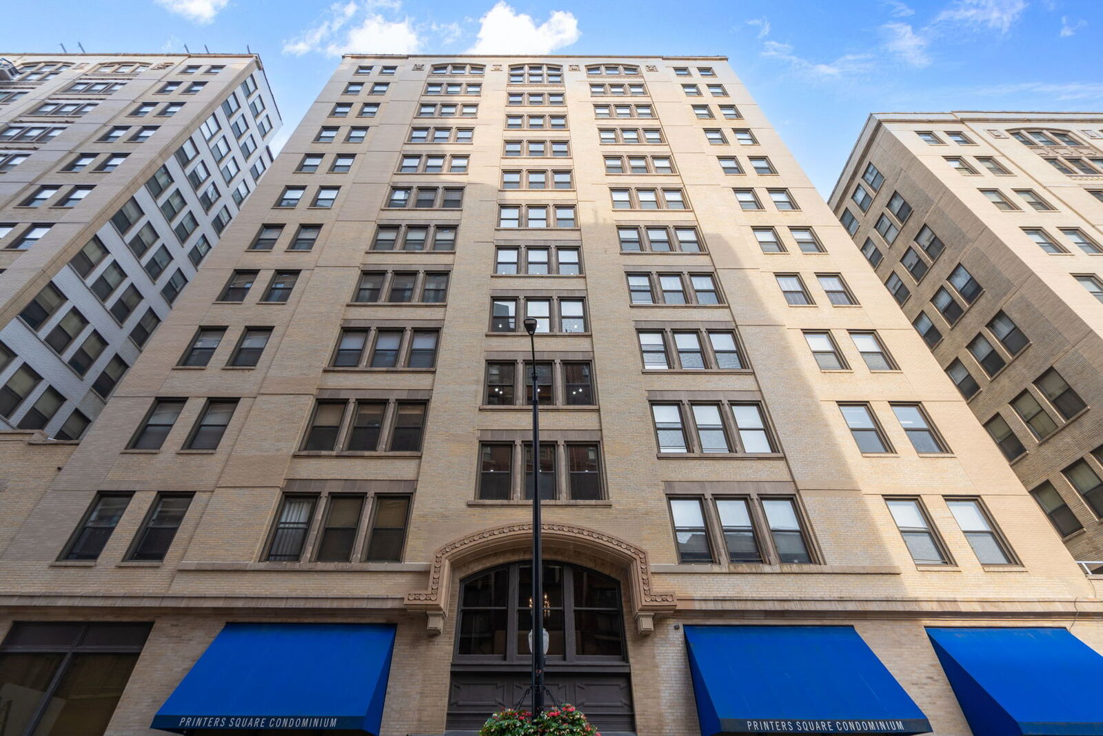 Property Photo:  780 S Federal Street 909  IL 60605 