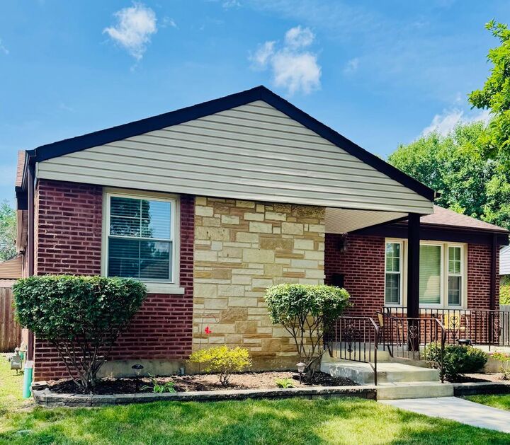 Property Photo: 1540 Norfolk Avenue IL 60154