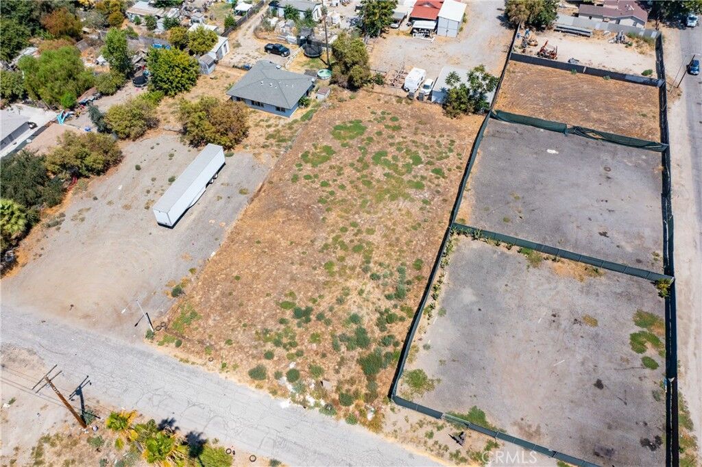Property Photo:  608 E Santa Fe Street  CA 92408 