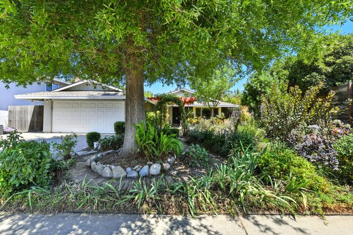 Property Photo:  9181 Starina Way  CA 95826 