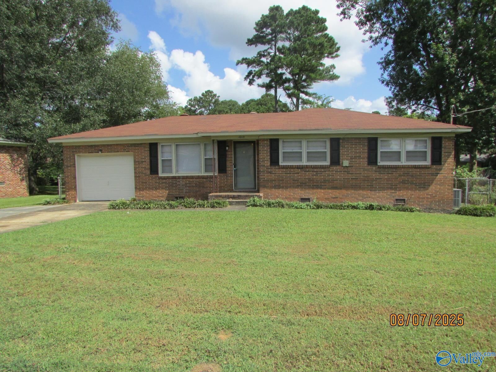 Property Photo:  1013 Starr Avenue  AL 35803 