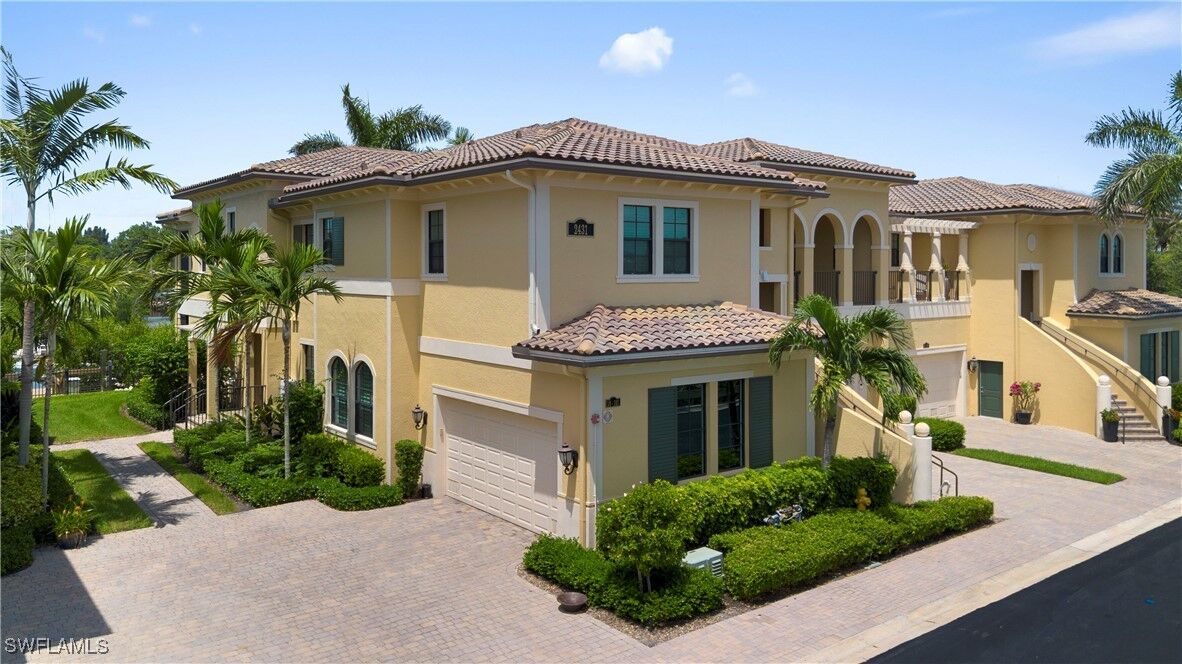 Property Photo: 2431 Breakwater Way 101 FL 34112