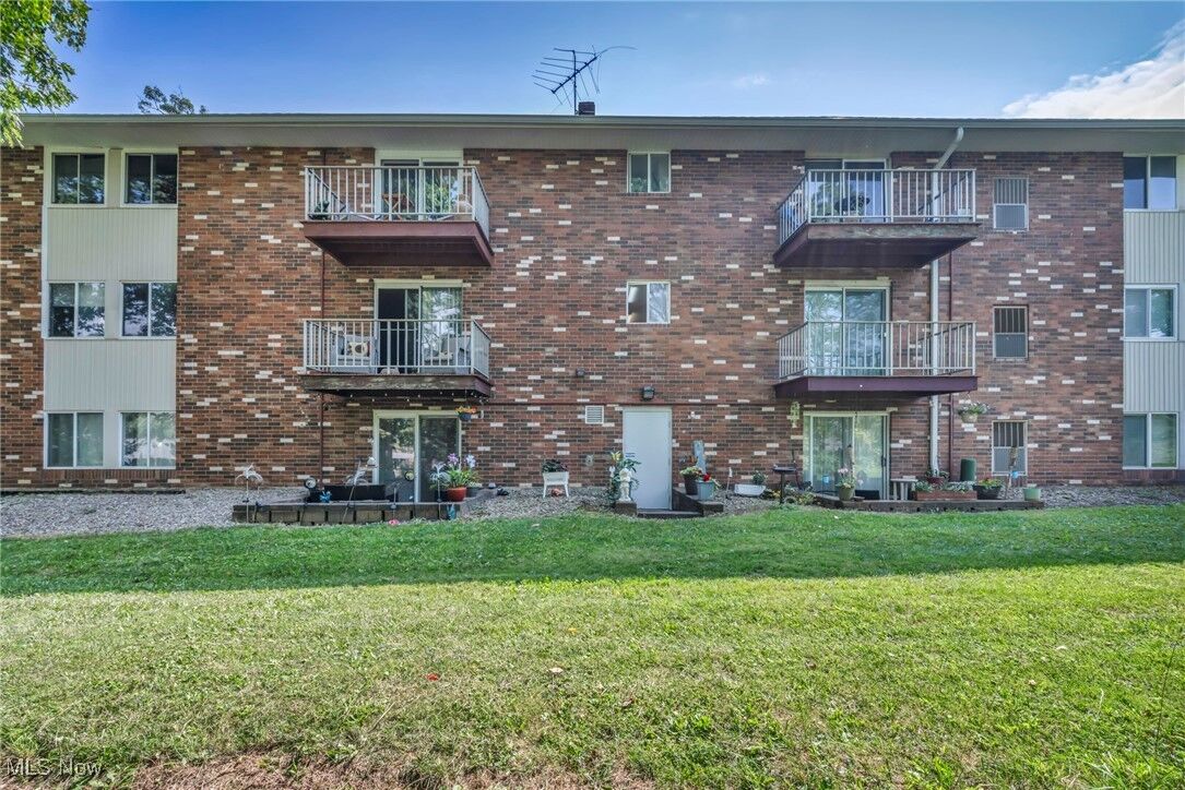 Property Photo:  4385 Inner Circle C-20  OH 44212 