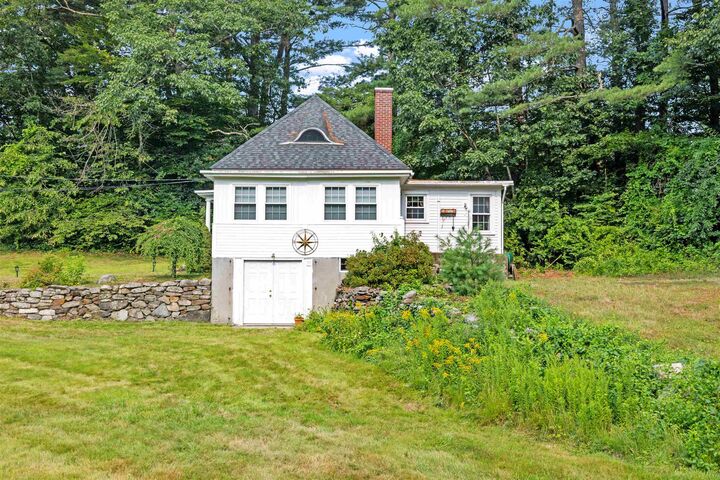 Property Photo:  186 Main Street  NH 03229 