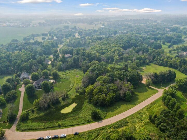 Property Photo: 2211 Heritage Trail MN 55359