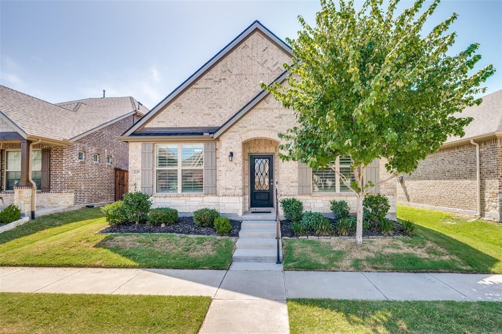 Property Photo:  2129 Barx Drive  TX 75068