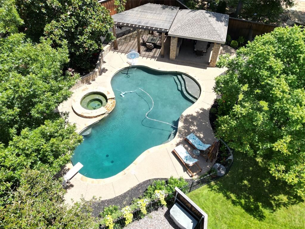 Property Photo:  1624 Branchview Court  TX 76248 