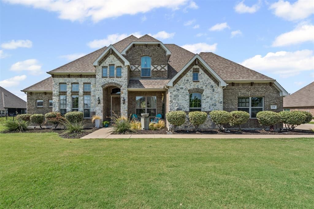 Property Photo: 618 Stampede Run TX 75032