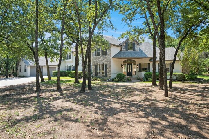 Property Photo: 200 Mosswood Drive TX 76226