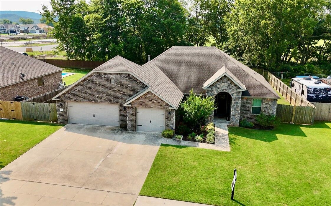Property Photo: 805 Sedgwick Drive AR 72753