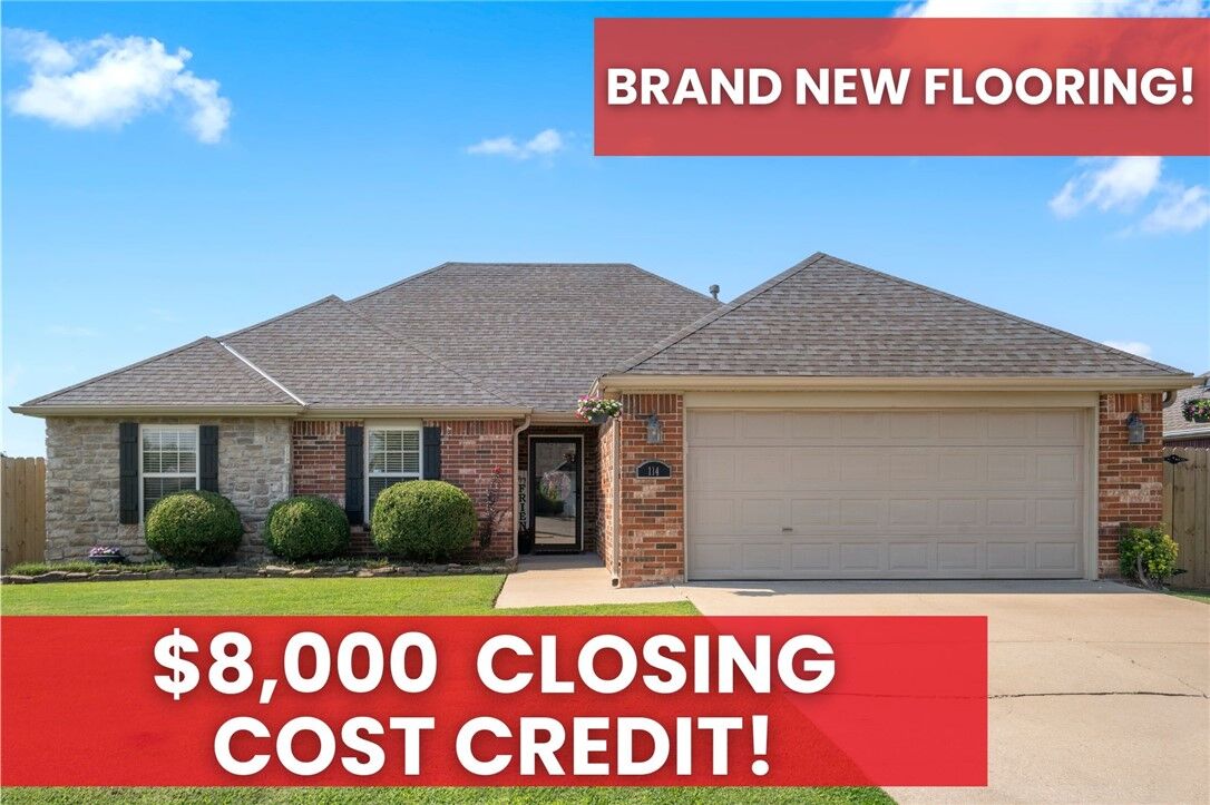 Property Photo: 114 E Southpointe Avenue AR 72758