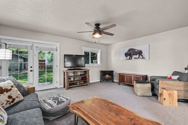 Property Photo: 120 NE Spruce Lane OR 97754