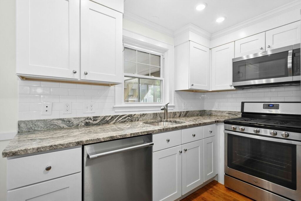 Property Photo:  54-54A Mary St 1  MA 02474 