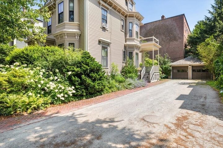 Property Photo:  26 Linnaean Street 3  MA 02138 