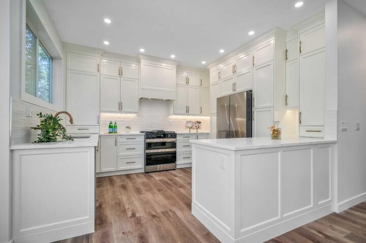 Property Photo:  91 Springbluff Boulevard SW  AB T3H 4V3 