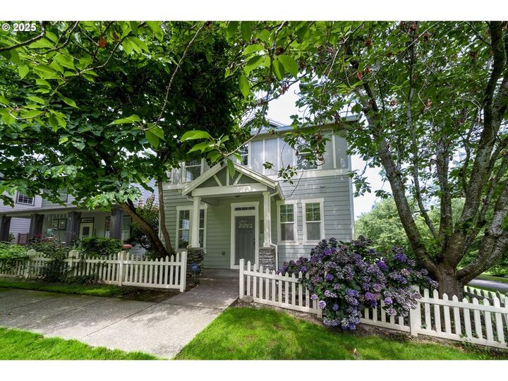 Property Photo:  4909 N Cecelia St  OR 97203 