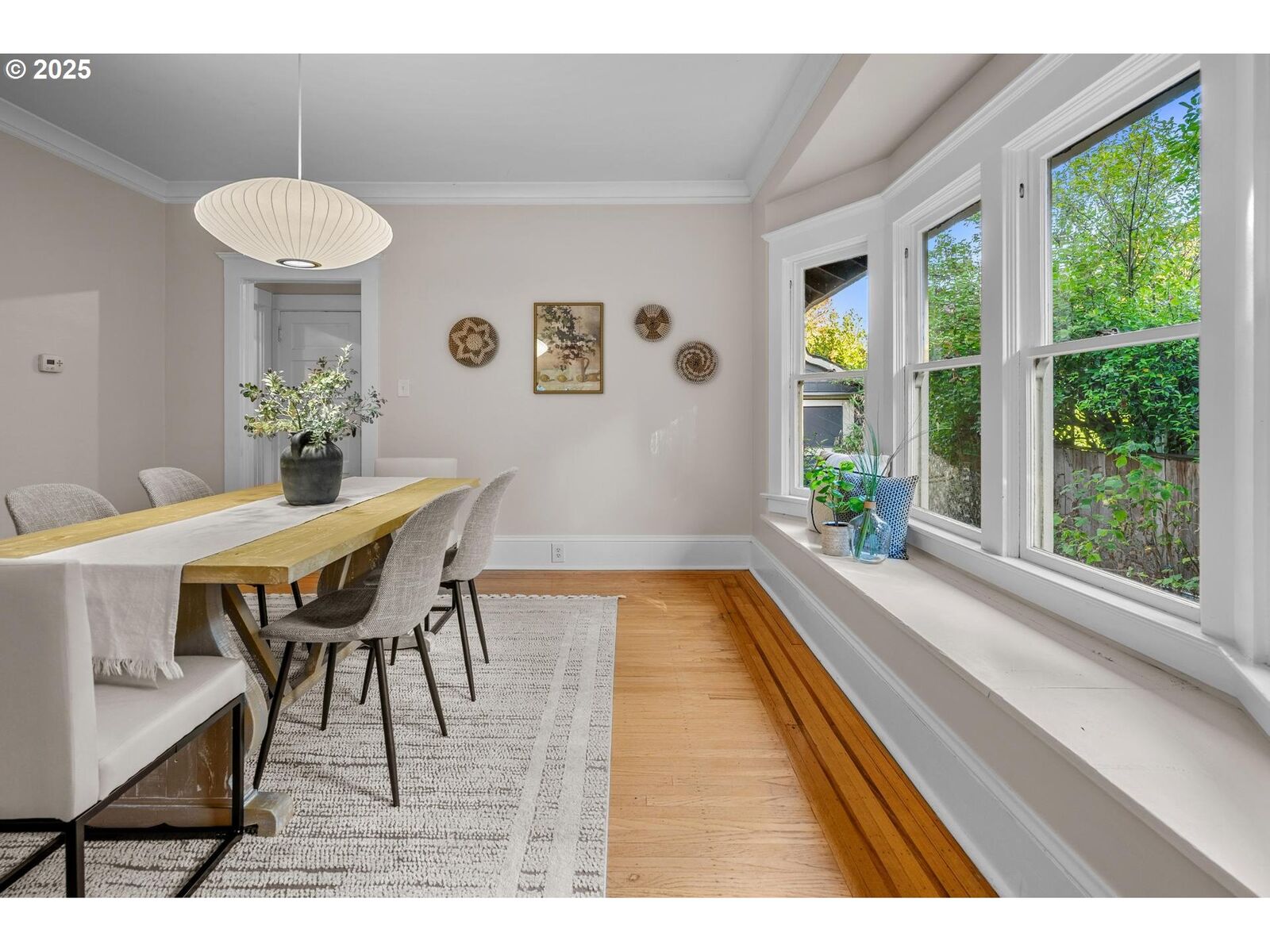 Property Photo: 2438 NE 7th Ave OR 97212