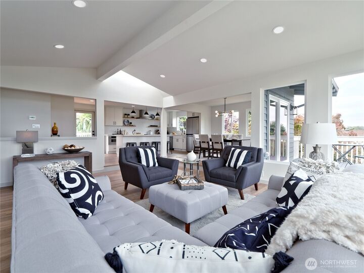 Property Photo: 760 Elm Street WA 98020