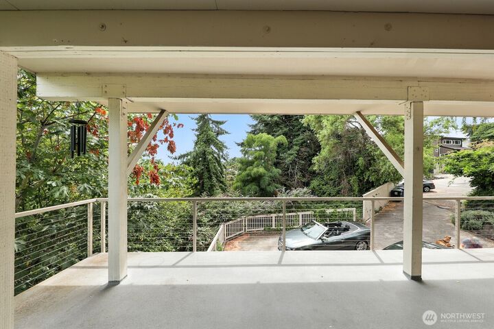 Property Photo:  2308 W Wheeler Street 2  WA 98199 