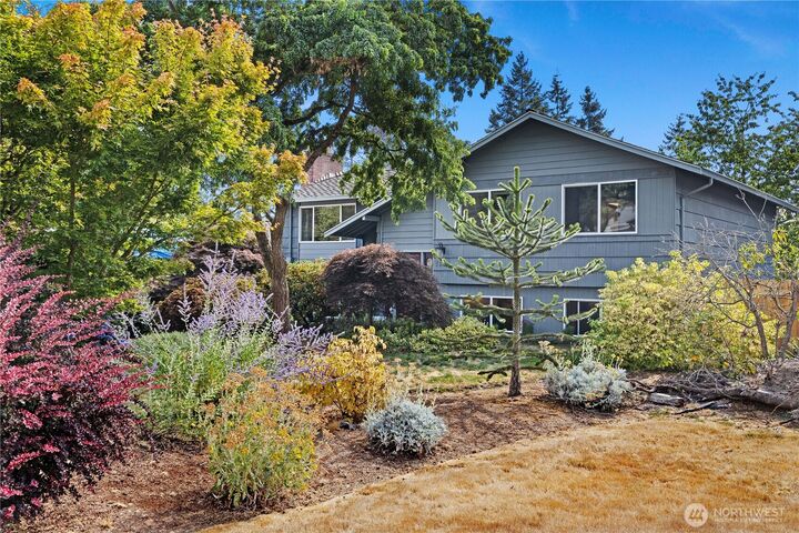 Property Photo:  1224  170th Avenue NE  WA 98008 