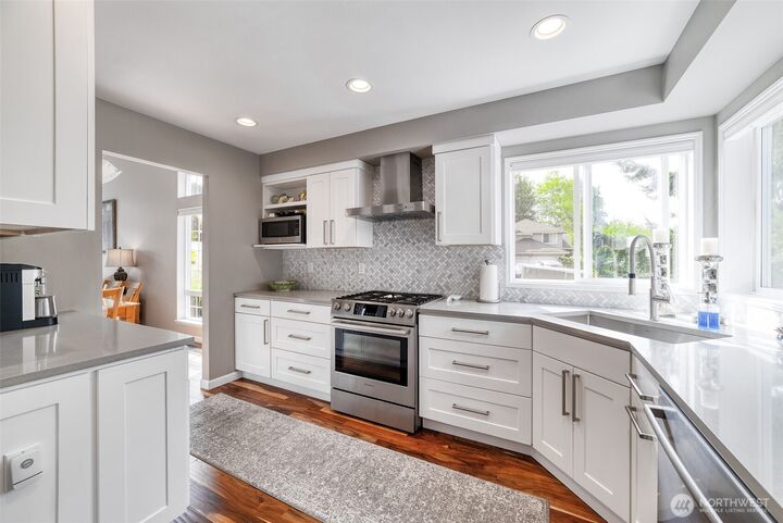 Property Photo:  4905 NE 19th Court  WA 98059 