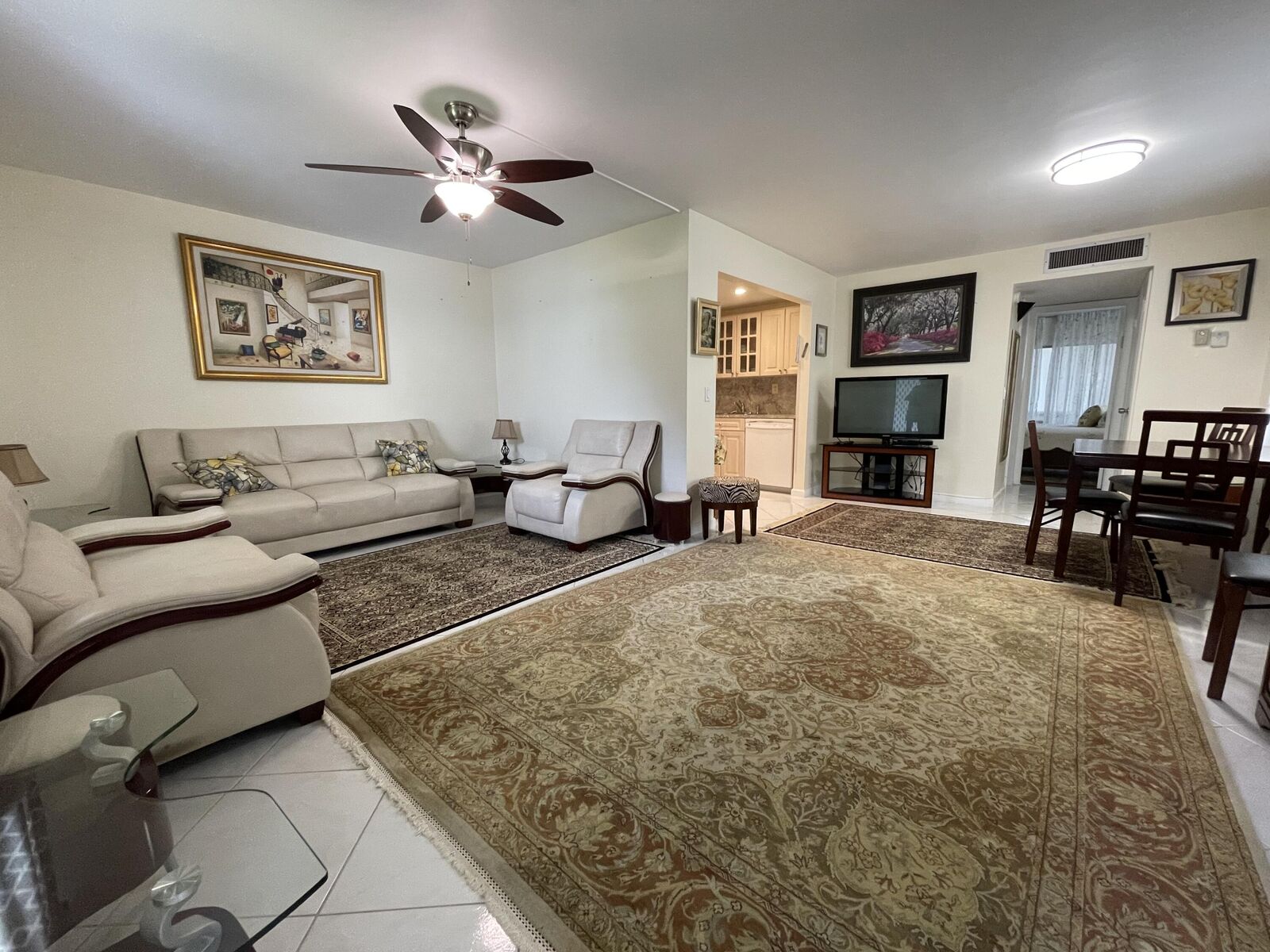 Property Photo: 919 Flanders T FL 33484