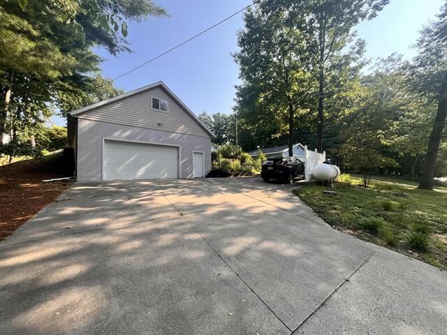 Property Photo: 8439 W Easy Street MI 49436