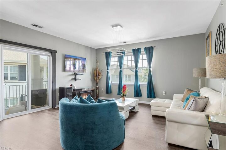 Property Photo: 4316 Colindale Road 301 VA 23321