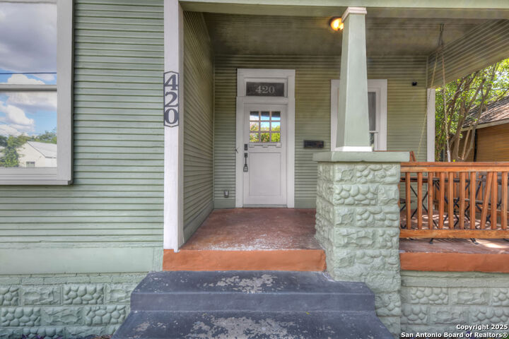 Property Photo:  420 Devine  TX 78210 