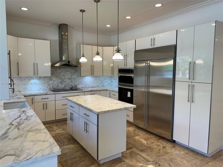 Property Photo:  10600 SW 69th Ave  FL 33156 