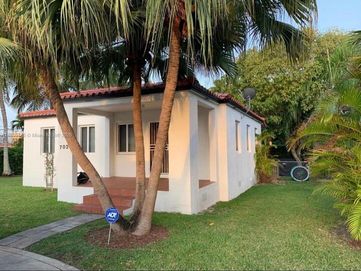 702 Boabadilla St  Coral Gables FL 33134 photo