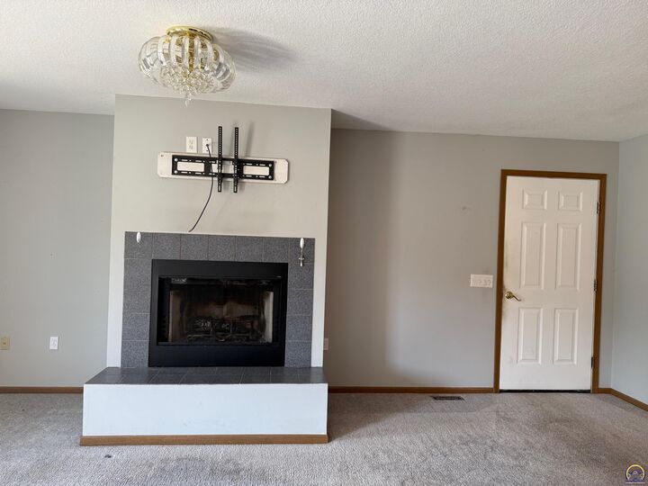 Property Photo: 2810 SE Golden Ave KS 66605