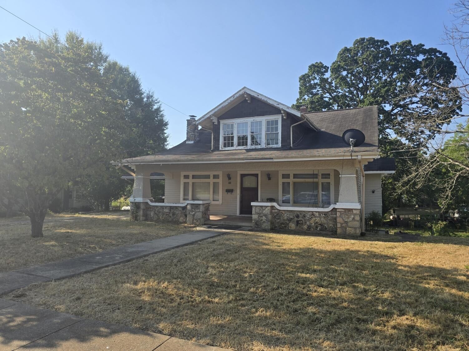 Property Photo:  845 Chestnut Street  MO 65791 