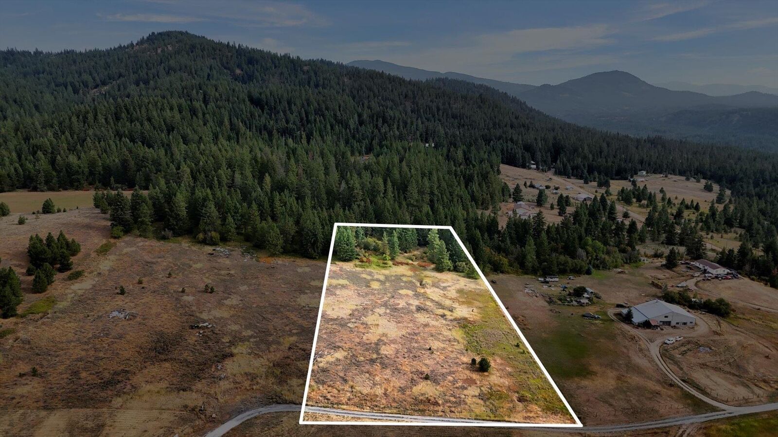 Property Photo:  5080 Sandifur Way  WA 99006 