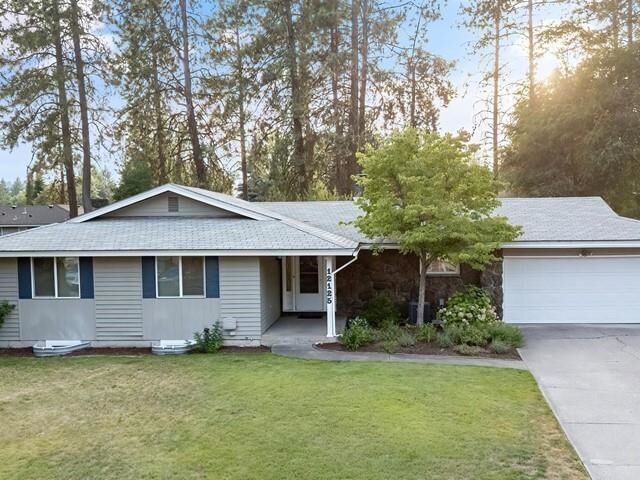 Property Photo:  12125 N Normandie St  WA 99218 