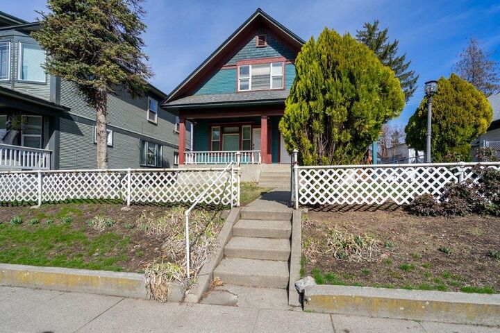 Property Photo: 1524 Dean Ave WA 99201